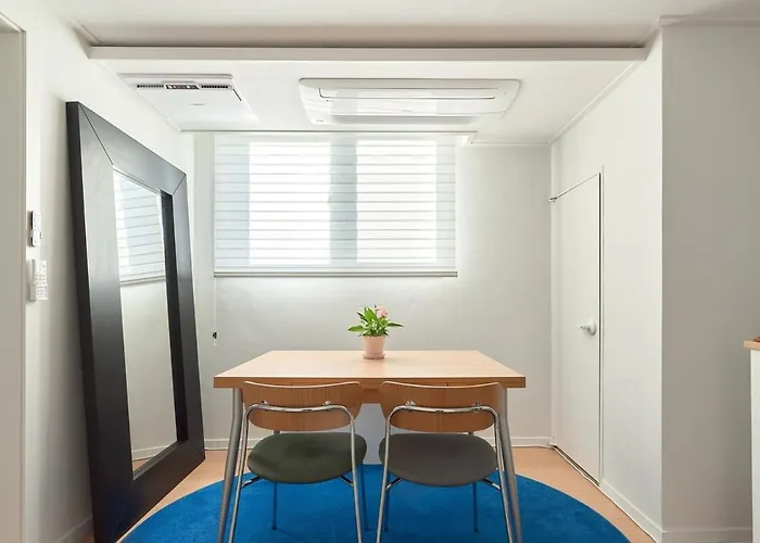 Newly Built, Quiet 2br, 10min Walk To Stn Seoel