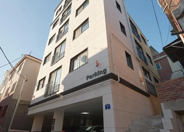 Newly Built, Quiet 2br, 10min Walk To Stn Appartement
