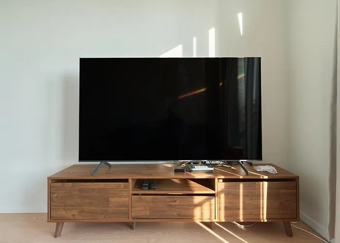 Newly Built, Quiet 2br, 10min Walk To Stn Appartement *