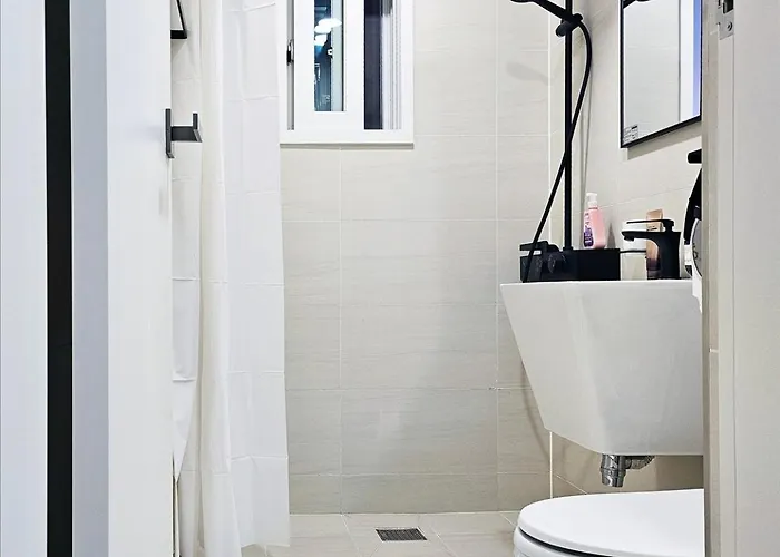 Appartement Newly Built, Quiet 2br, 10min Walk To Stn *